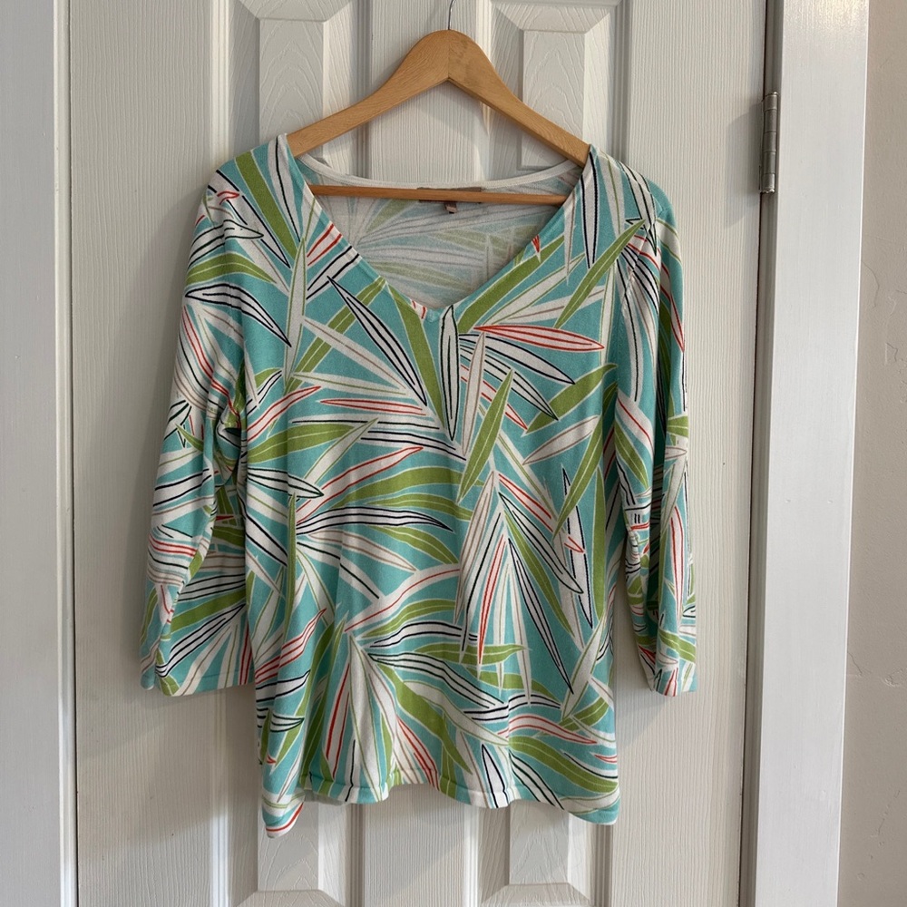 Tommy Bahama women’s lightweight sweater, size L